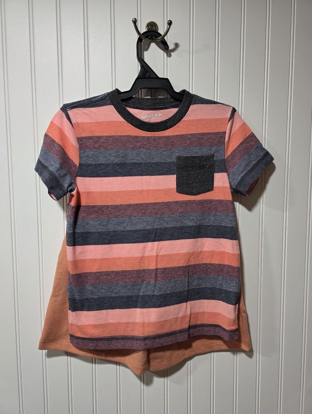 Arizona Kids Size 6/7 Pocket Tee - With Shorts
